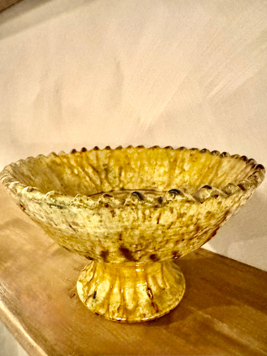 Traditional Mixing Bowl – Yellow (Pedestal)